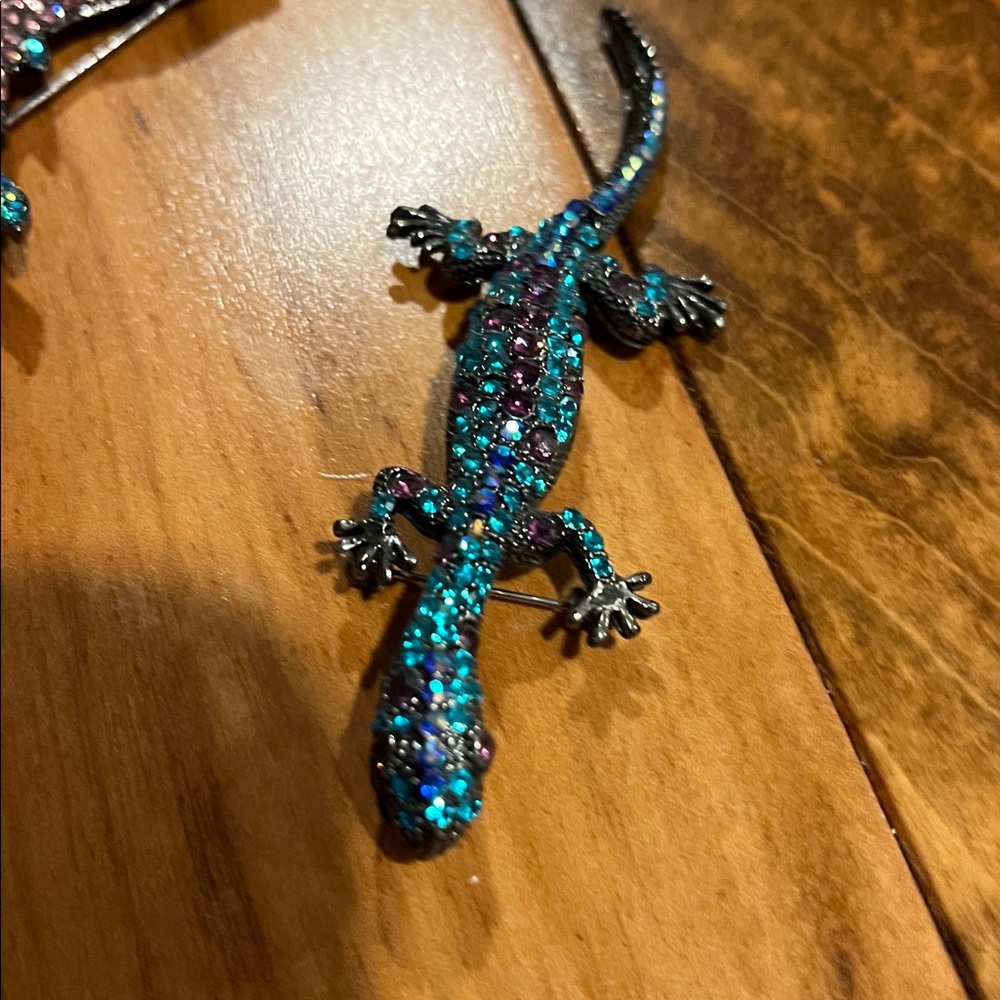 Colorful Animal Brooch Set - Picture 4 of 7